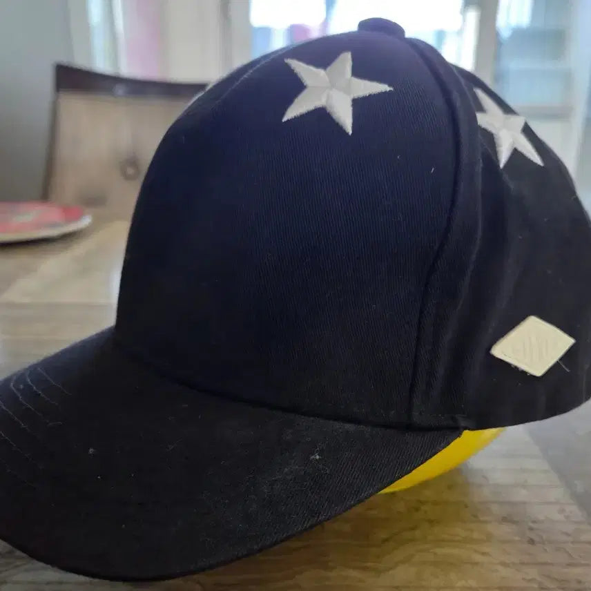 [BUNJANG] Stereo Vinyls Black Star Embroidery Ball Cap / 스테레오 바이널스 검정 별 자수 볼캡