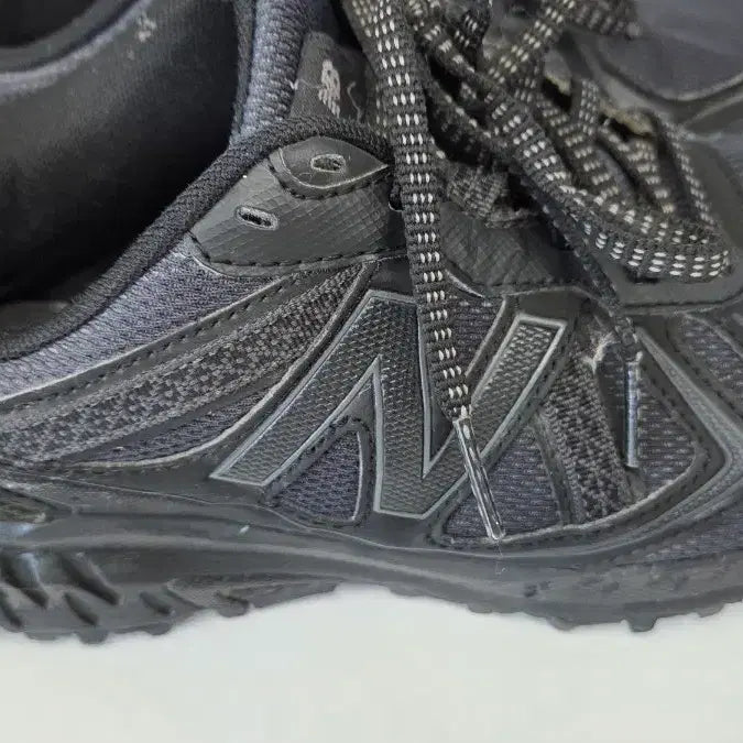 [BUNJANG] New Balance MT410CK5 Black Trekking Shoes / 뉴발란스 MT410CK5 블랙 250