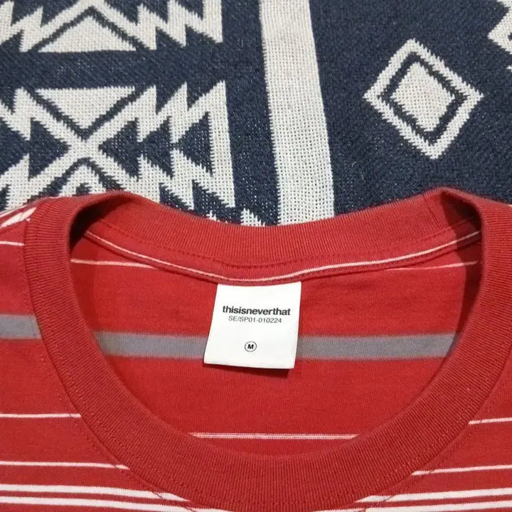 [BUNJANG] thisisneverthat Stripe Cotton T-shirt / 디스이즈네버댓 디네댓 레드 화이트 스트라이프 패턴 코튼 반팔 티셔츠 M