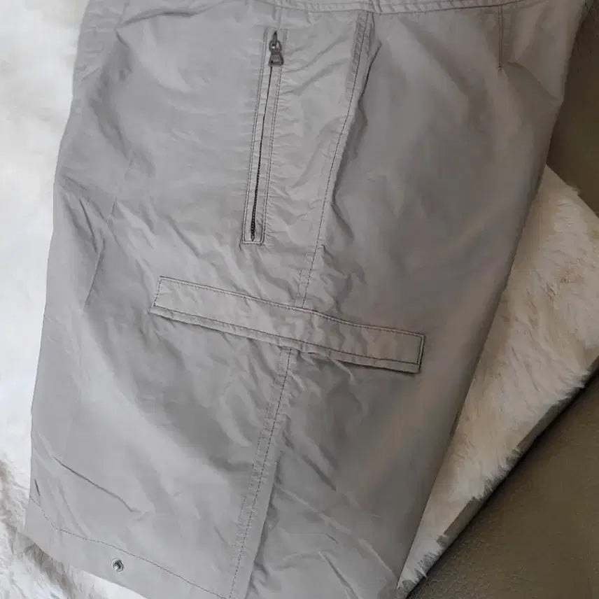 [SOLD OUT] 프라다 리네아로사 반바지 48사이즈