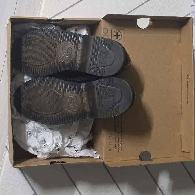 [BUNJANG] Dr. Martens Temara Leather Loafers Cherry Red / 닥터마틴 테마라 레더 로퍼 체리 레드