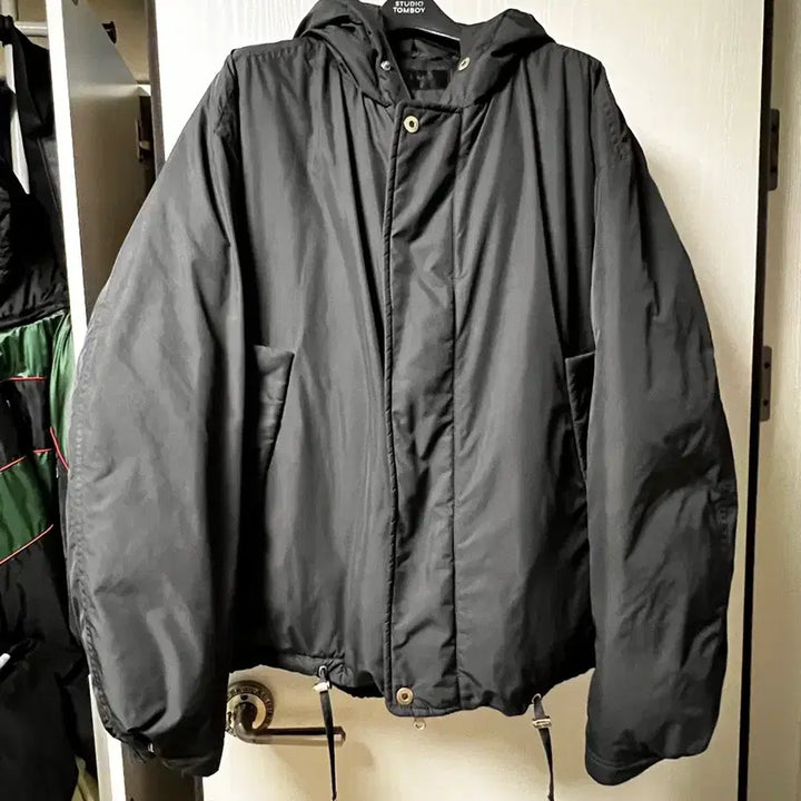 [SOLD OUT] 타임옴므 오버핏 후드 구스다운 패딩 블랙