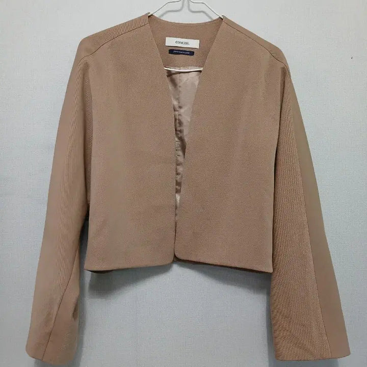 [BUNJANG] V-Neck Crop Jacket Beige / CONCISE. 브이넥 크롭 자켓 베이지