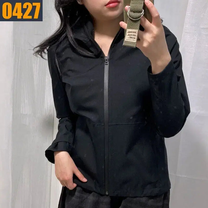 [BUNJANG] Uniqlo All Black Waterproof Windbreaker Jacket S / 90 유니클로 올블랙 방수 바람막이 자켓 아우터 S