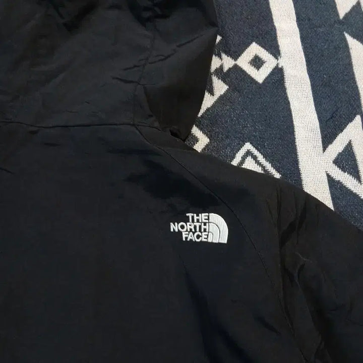 [BUNJANG] The North Face Black White Logo Hidden Zipper Outdoor Raglan Hooded Windbreaker / 노스페이스 블랙 화이트 로고 히든지퍼 고프코어 아웃도어 레글런 후드 바람