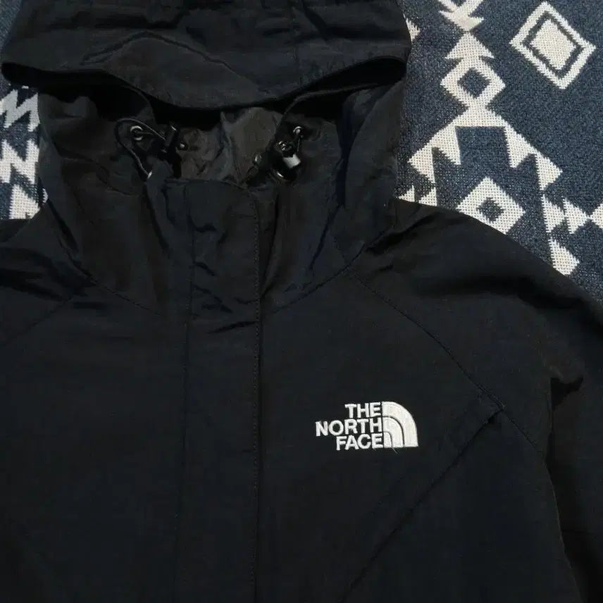 [BUNJANG] The North Face Black White Logo Hidden Zipper Outdoor Raglan Hooded Windbreaker / 노스페이스 블랙 화이트 로고 히든지퍼 고프코어 아웃도어 레글런 후드 바람