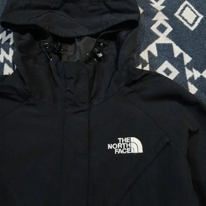 [BUNJANG] The North Face Black White Logo Hidden Zipper Outdoor Raglan Hooded Windbreaker / 노스페이스 블랙 화이트 로고 히든지퍼 고프코어 아웃도어 레글런 후드 바람
