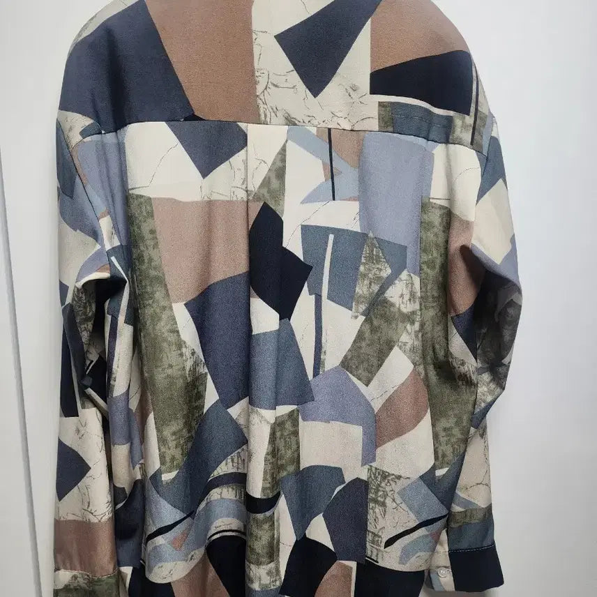 [BUNJANG] Unique Pattern Blouse / 예쁜 블라우스