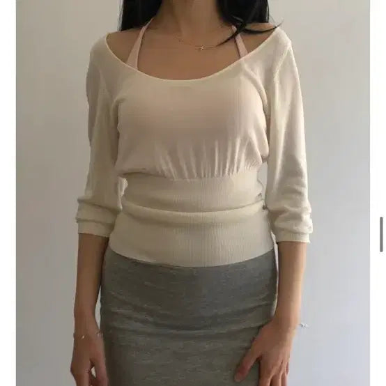 [BUNJANG] Isaiah Clothing U-Neck Knit Top / 이사야클로딩 유넥 티