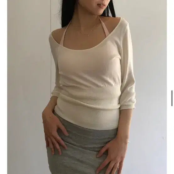 [BUNJANG] Isaiah Clothing U-Neck Knit Top / 이사야클로딩 유넥 티