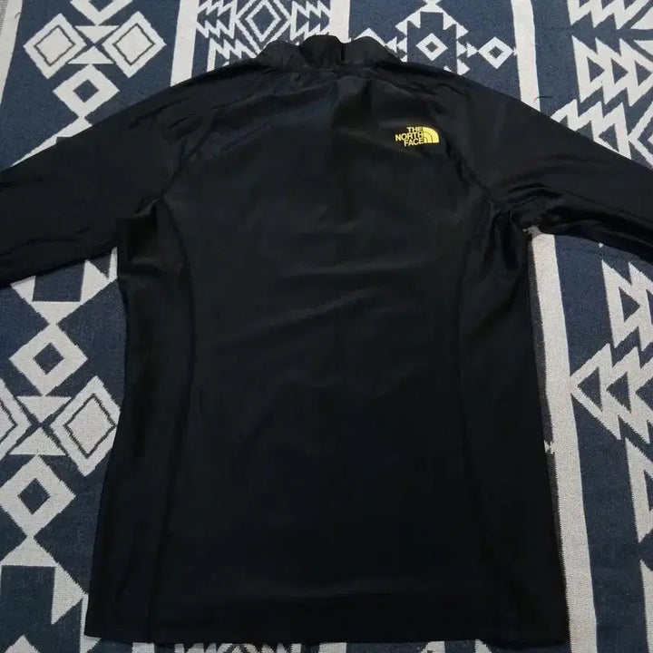 [BUNJANG] The North Face Black Yellow Logo Printed Track Top / 노스페이스 블랙 옐로우 로고프린팅 세이브 오션 래쉬가드 트랙탑 집업 져지