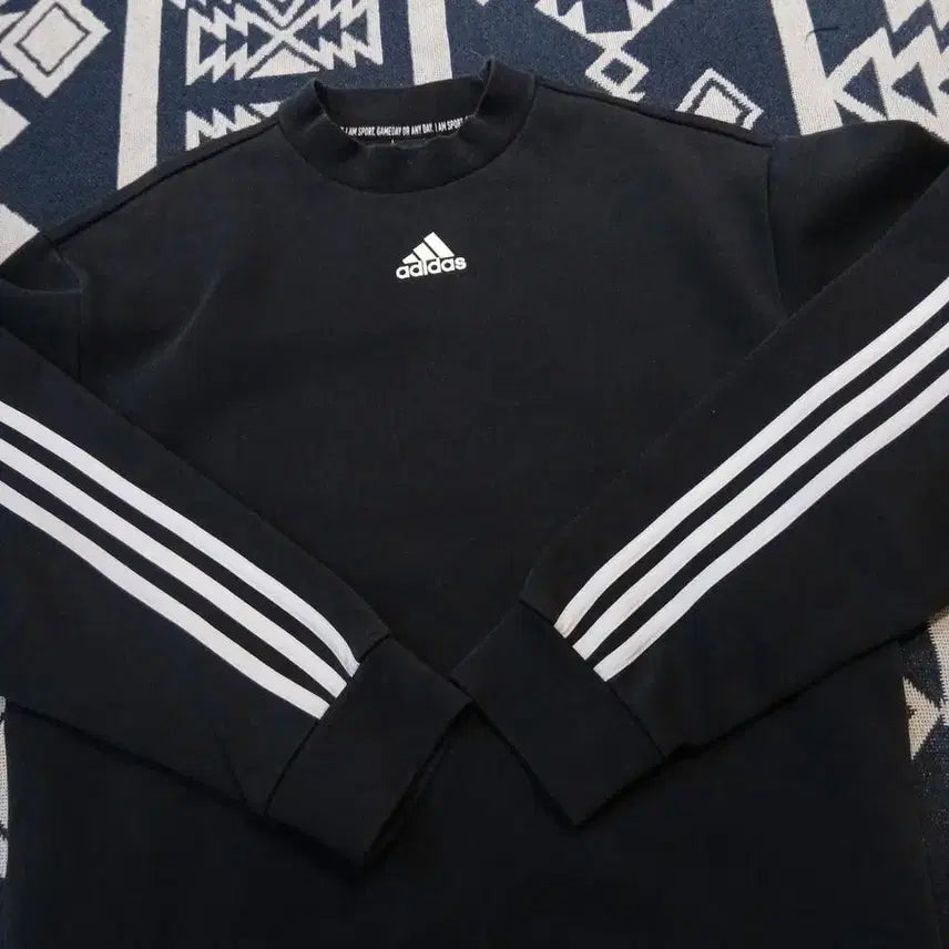 [BUNJANG] Adidas Pigment Black White Mock Neck Cotton Blend Top / 아디다스 피그먼트 블랙 화이트 백삼선 미드 로고프린팅 모크넥 코튼 블렌드