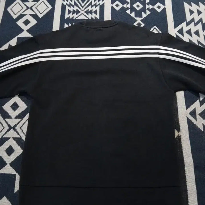 [BUNJANG] Adidas Pigment Black White Mock Neck Cotton Blend Top / 아디다스 피그먼트 블랙 화이트 백삼선 미드 로고프린팅 모크넥 코튼 블렌드