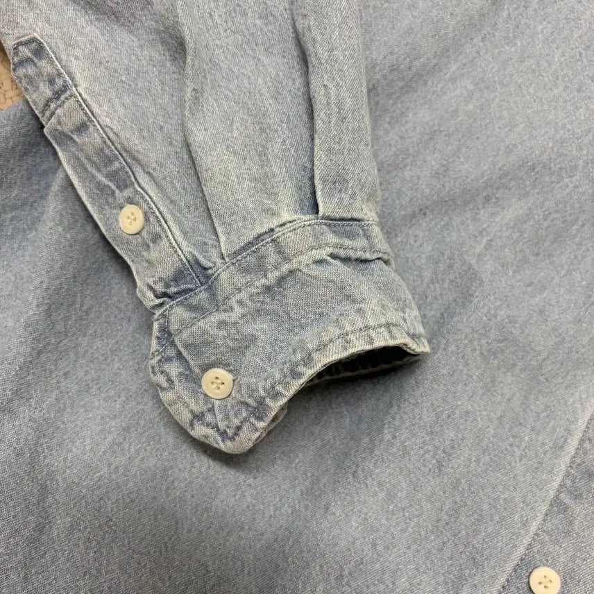 [BUNJANG] Lafarge Store Oversized Light Blue Shirt / 라퍼지 스토어 오버핏 연청 긴팔 데님 셔츠 청남방 팝니다