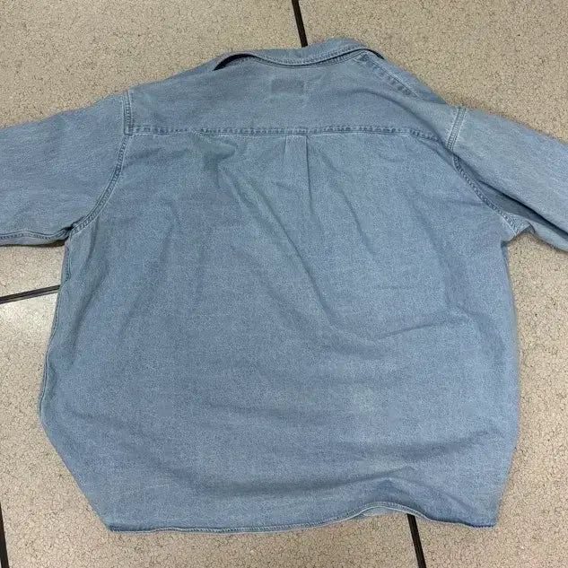 [BUNJANG] Lafarge Store Oversized Light Blue Shirt / 라퍼지 스토어 오버핏 연청 긴팔 데님 셔츠 청남방 팝니다