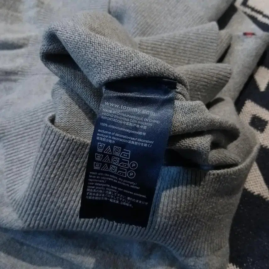 [BUNJANG] Tommy Hilfiger Gray Logo Pattern Cotton Knit Sweater / 타미힐피거 그레이 로고패턴 아메카지 코튼 라운드넥 니트 M