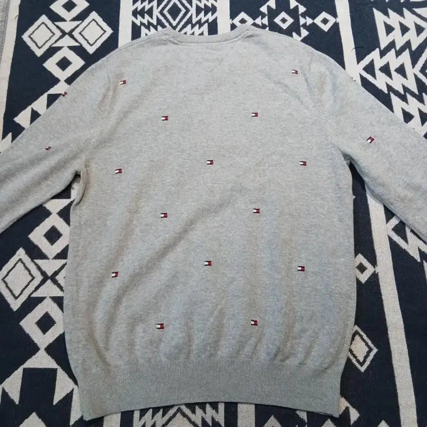 [BUNJANG] Tommy Hilfiger Gray Logo Pattern Cotton Knit Sweater / 타미힐피거 그레이 로고패턴 아메카지 코튼 라운드넥 니트 M