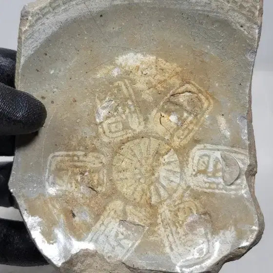 [BUNJANG] Buncheong Sagi Celadon Porcelain Fragments / 분청사기내섬문 굽도편4점