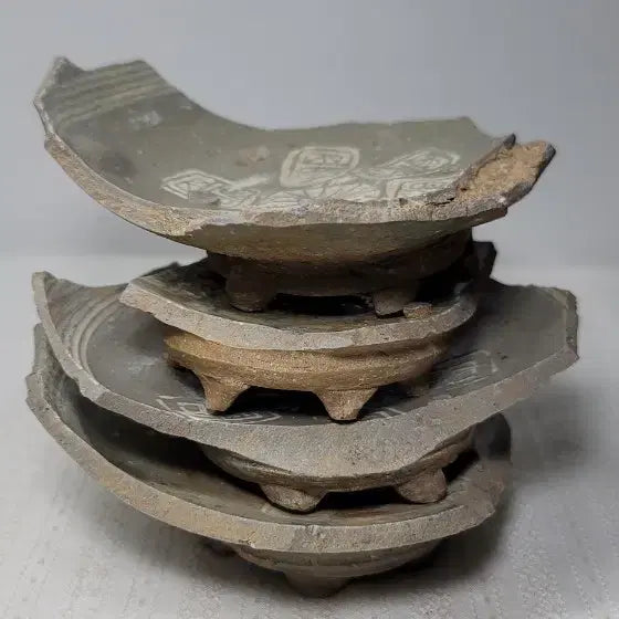 [BUNJANG] Buncheong Sagi Celadon Porcelain Fragments / 분청사기내섬문 굽도편4점