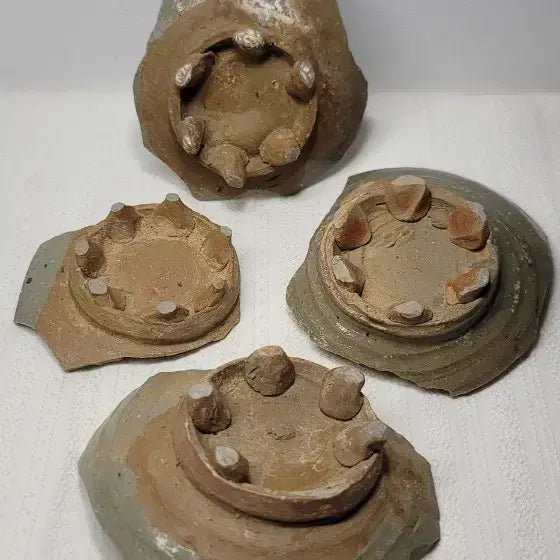 [BUNJANG] Buncheong Sagi Celadon Porcelain Fragments / 분청사기내섬문 굽도편4점