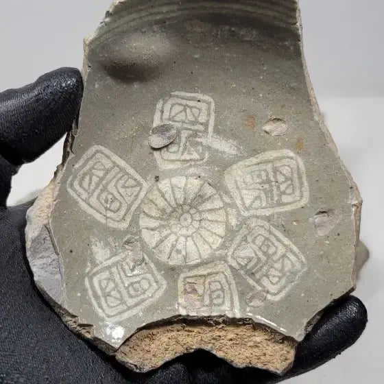 [BUNJANG] Buncheong Sagi Celadon Porcelain Fragments / 분청사기내섬문 굽도편4점