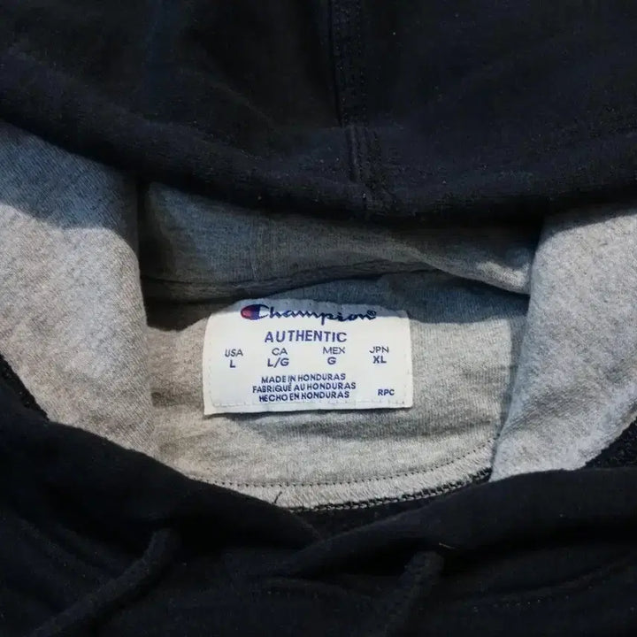 [BUNJANG] Champion Pigment Black Logo Embroidered Hoodie / 챔피온 피그먼트 블랙 톤톤 로고자수 코튼 블렌드 후드 티셔츠 MADE I