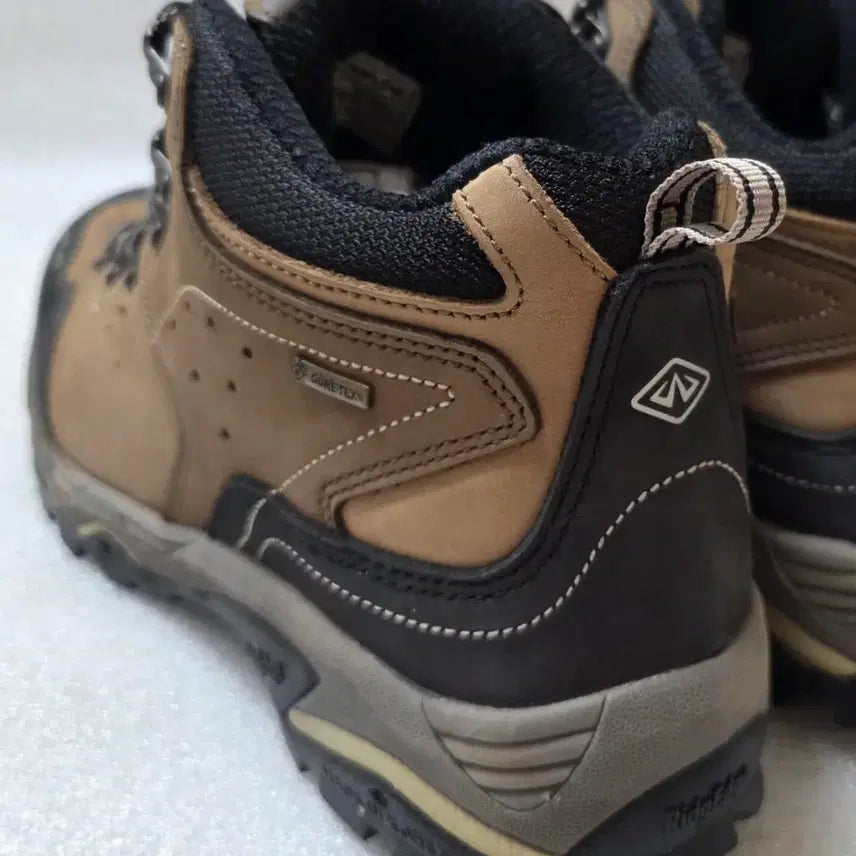 [BUNJANG] CAMPLINE Gore-Tex Mid-Cut Hiking Boots - Men&