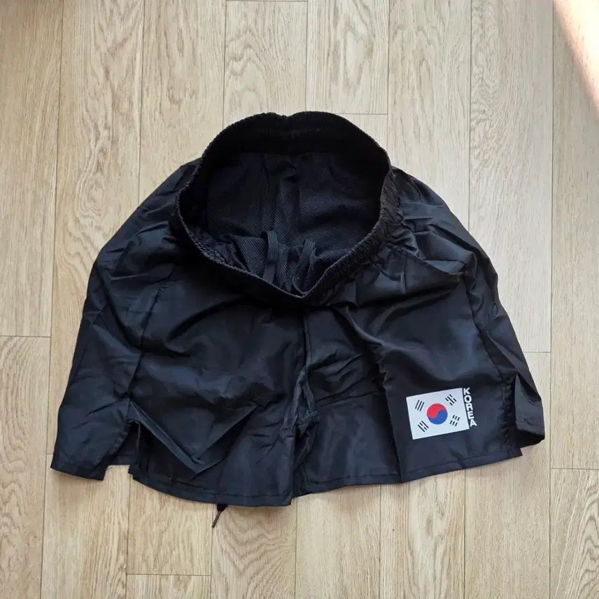 [SOLD OUT] 미사용 태극 한국 육군 트레이닝 반바지 M사이즈 (26정도)(줄자사진