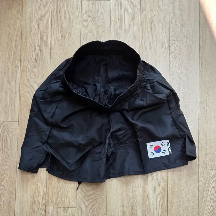 [SOLD OUT] 미사용 태극 한국 육군 트레이닝 반바지 M사이즈 (26정도)(줄자사진