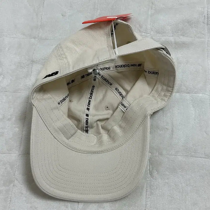 [SOLD OUT] 새상품)뉴발란스 베이지색 볼캡 모자
