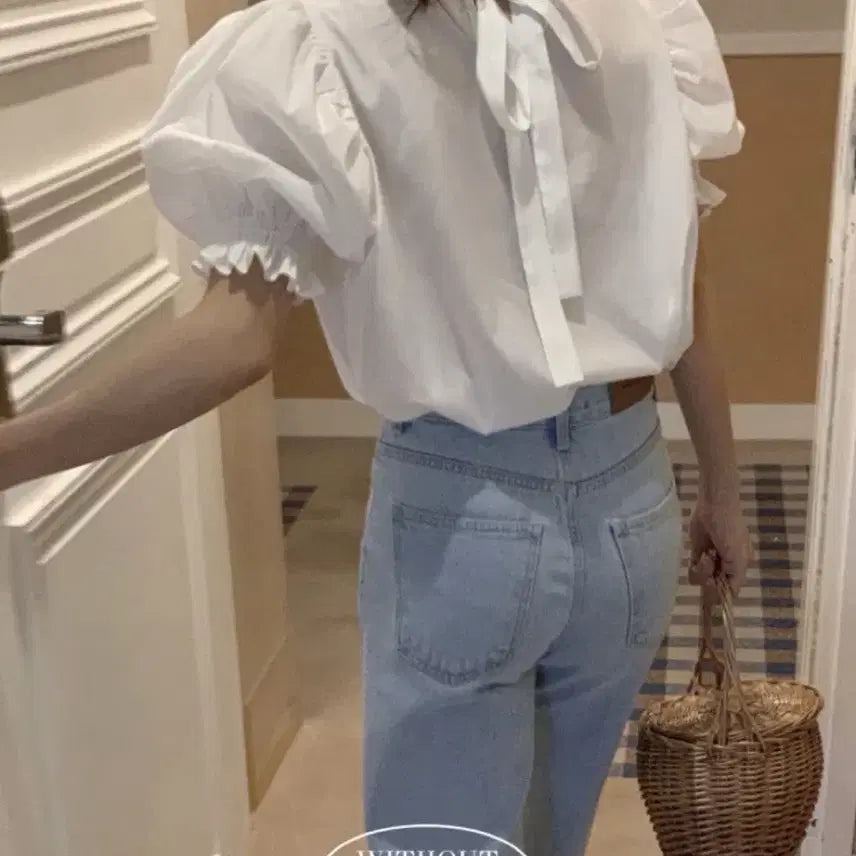 [BUNJANG] Withoutsummer Monet Short Sleeve Blouse / 위드아웃썸머 모네 반팔 블라우스