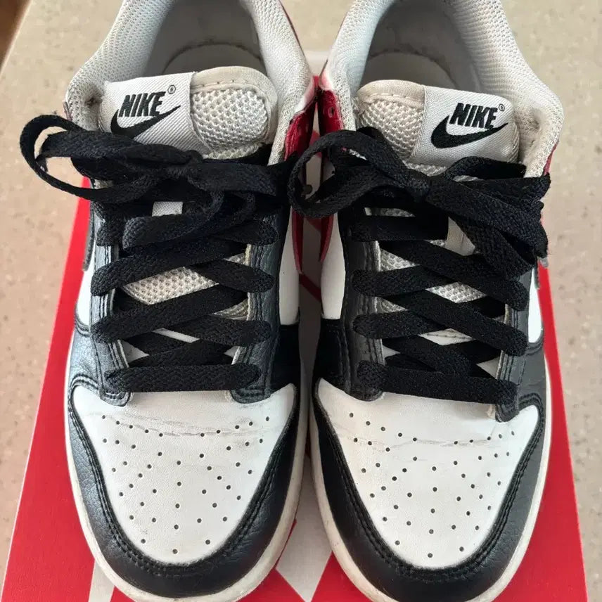 [BUNJANG] Nike Junior Dunk Low Black and White Sneakers / 나이키 주니어 덩크로우 230 ㅍㅍ