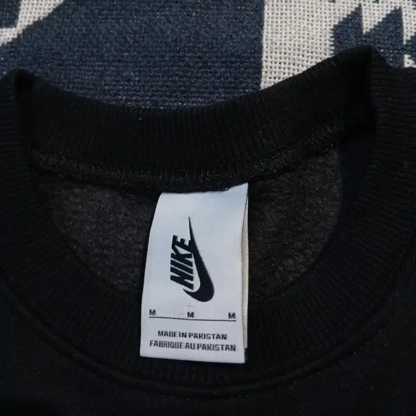 [SOLD OUT] 나이키 NRG 블랙 화이트 솔로스우시 코튼 블렌드 기모 맨투맨 티셔츠 M