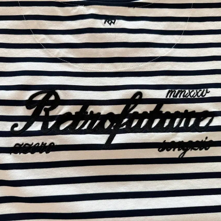 [SOLD OUT] 송지오 지제로 레트로 퓨처 티셔츠 네이비 - XS 사이즈