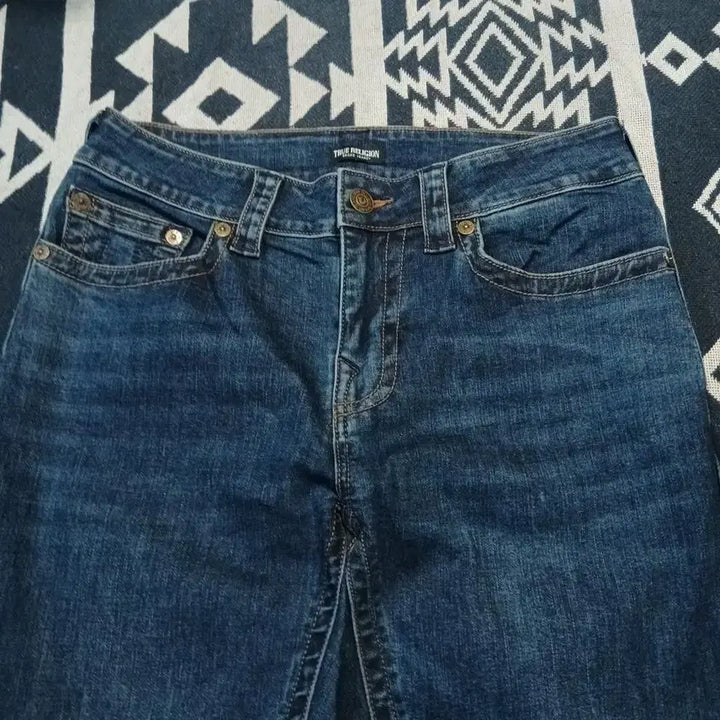 [BUNJANG] True Religion Slim Straight Jeans / 트루릴리전 중청워싱 네이비 스티치 슬림 스트레이트핏 스트레치 청바지 데님