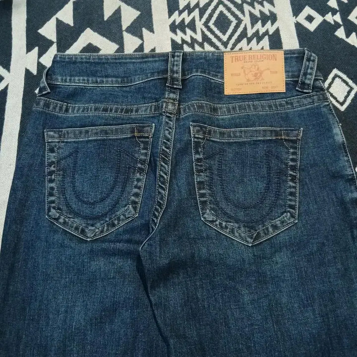 [BUNJANG] True Religion Slim Straight Jeans / 트루릴리전 중청워싱 네이비 스티치 슬림 스트레이트핏 스트레치 청바지 데님