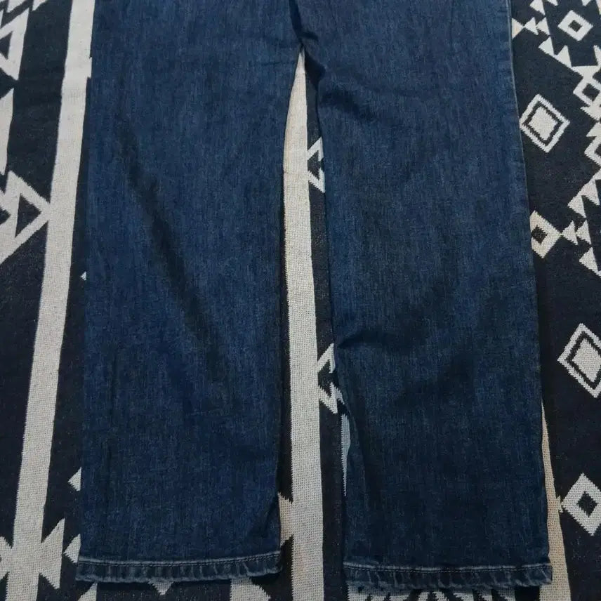 [BUNJANG] True Religion Slim Straight Jeans / 트루릴리전 중청워싱 네이비 스티치 슬림 스트레이트핏 스트레치 청바지 데님