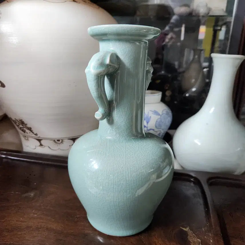 [BUNJANG] Lee Ki Hyu Celadon Porcelain Elephant Ear Vase / 우현 이기휴 고려청자 상이화병