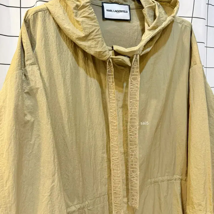 [BUNJANG] Karl Lagerfeld Lightweight Hooded Jacket / 칼라거펠트 바스락 후드점퍼