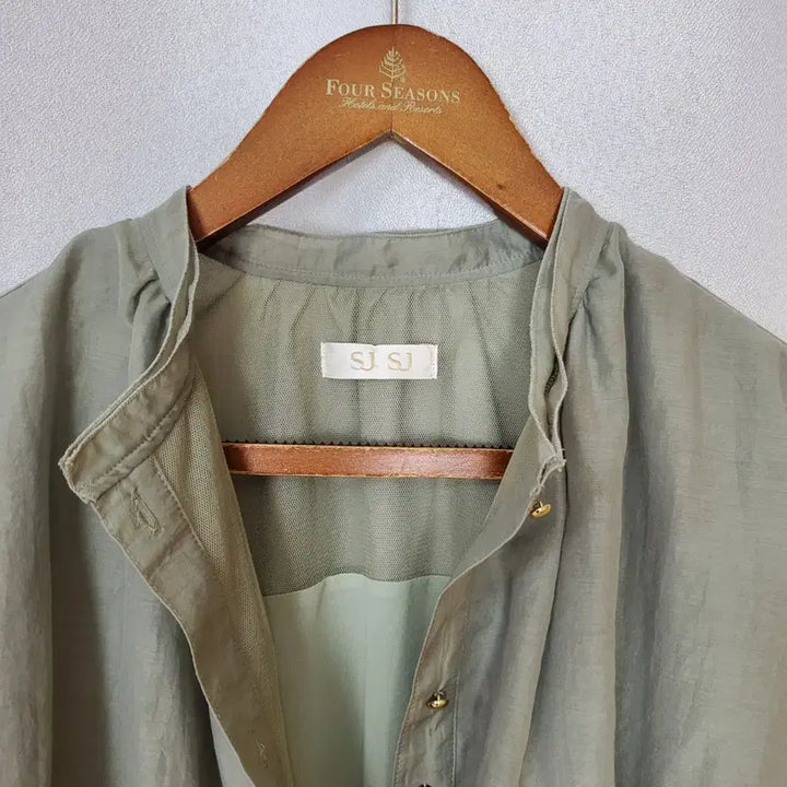 [BUNJANG] SJSJ Olive Green Blouse (Size 55) / 한섬 SJSJ 블라우스 55