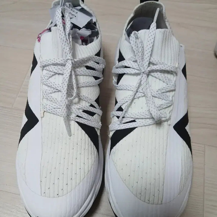 [BUNJANG] Spider White Knit Sneakers / 화이트 니트 운동화 블랙 포인트 스파이더