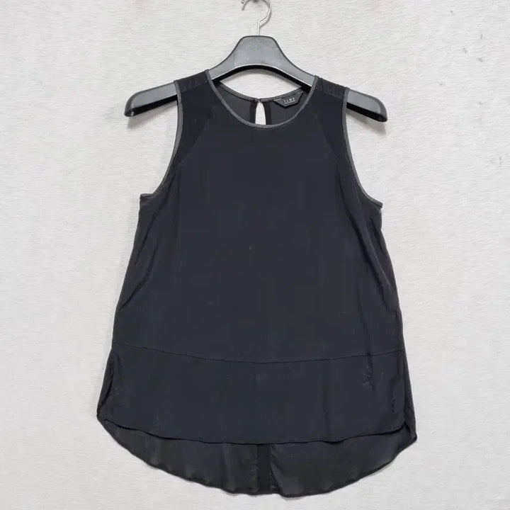 [BUNJANG] Time Sleeveless Blouse (Women&
