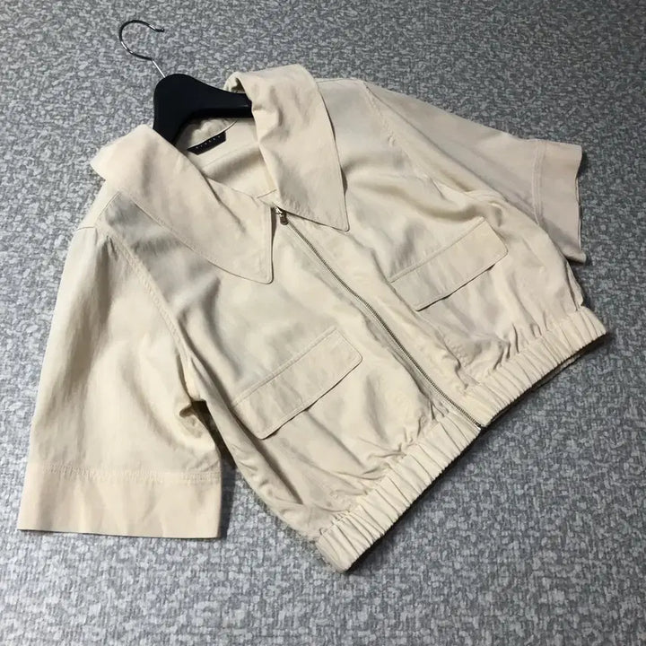 [BUNJANG] Sisley 2023 Zip-Up Jacket / 시슬리 23년 반팔 집업 자켓 점퍼 간절기 재킷 출근룩