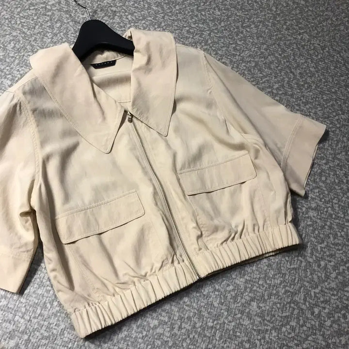 [BUNJANG] Sisley 2023 Zip-Up Jacket / 시슬리 23년 반팔 집업 자켓 점퍼 간절기 재킷 출근룩
