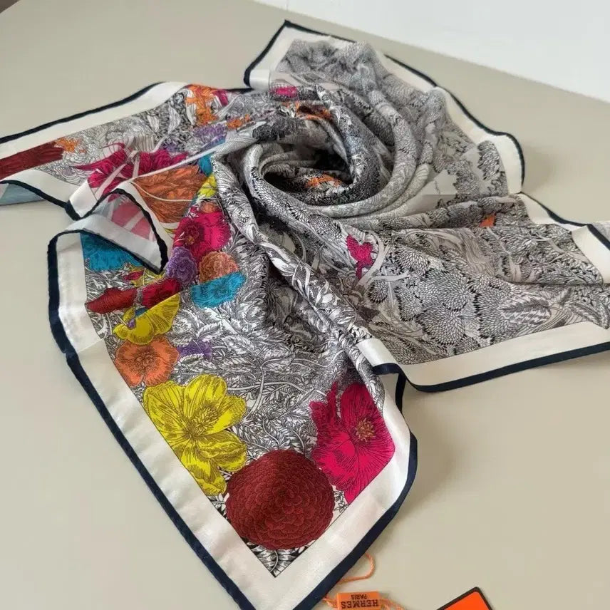 [BUNJANG] Hermès Flower Pattern Silk Scarf / 에르메스 플라워 패턴 스카프