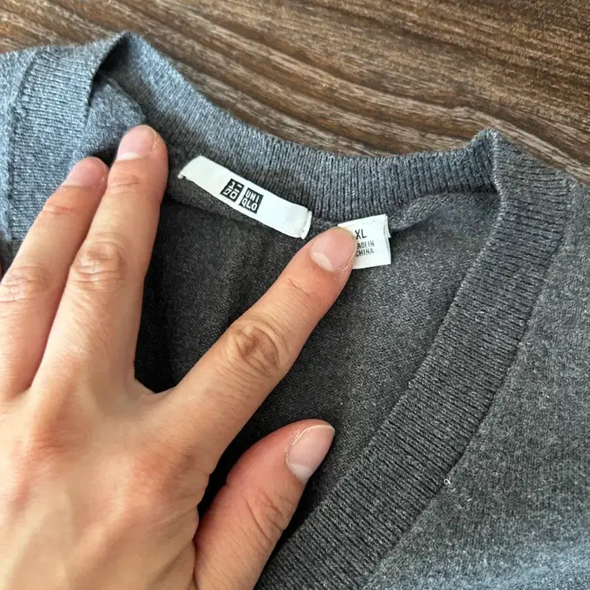 [BUNJANG] Uniqlo V-Neck Knit XL / 유니클로 브이넥니트 XL