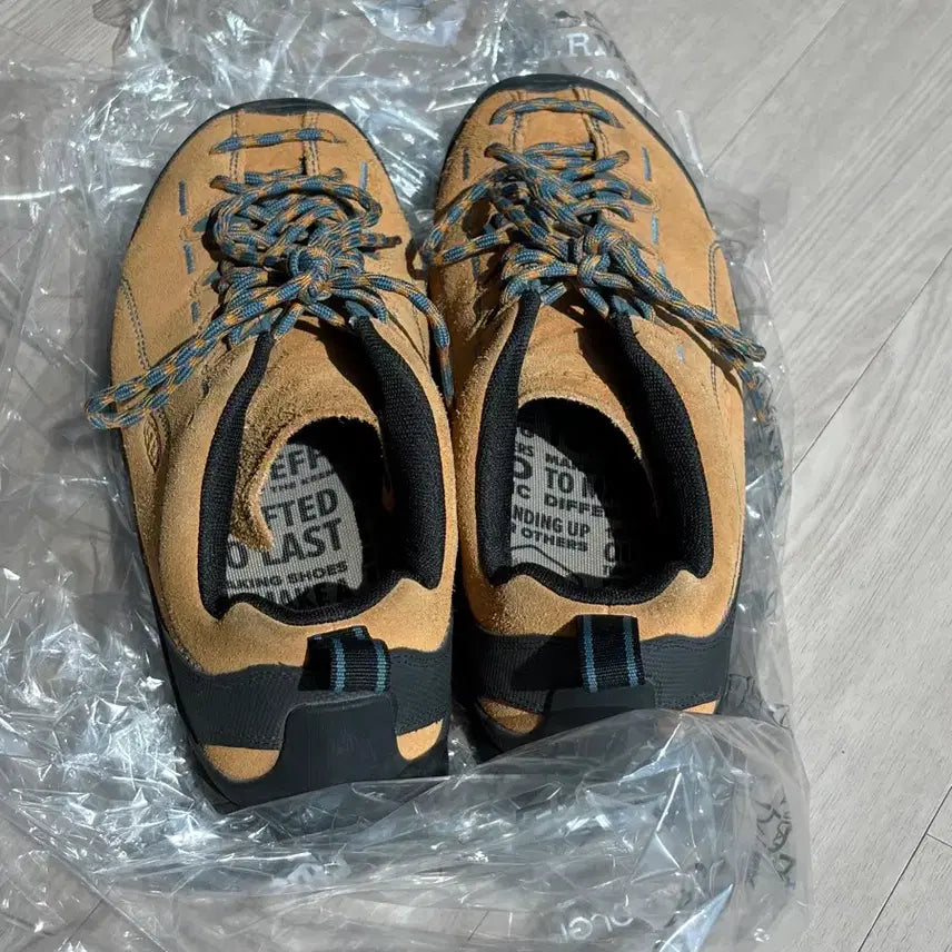 [BUNJANG] Keen Jasper Suede Camel Sneakers / 킨 재스퍼 스웨이드 카멜 스니커즈