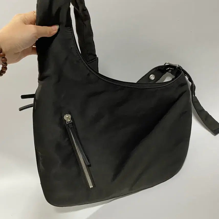 [BUNJANG] Couronne Nylon Hobo Shoulder Bag / 쿠론 나일론 호보백 숄더백