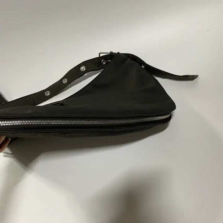 [BUNJANG] Couronne Nylon Hobo Shoulder Bag / 쿠론 나일론 호보백 숄더백