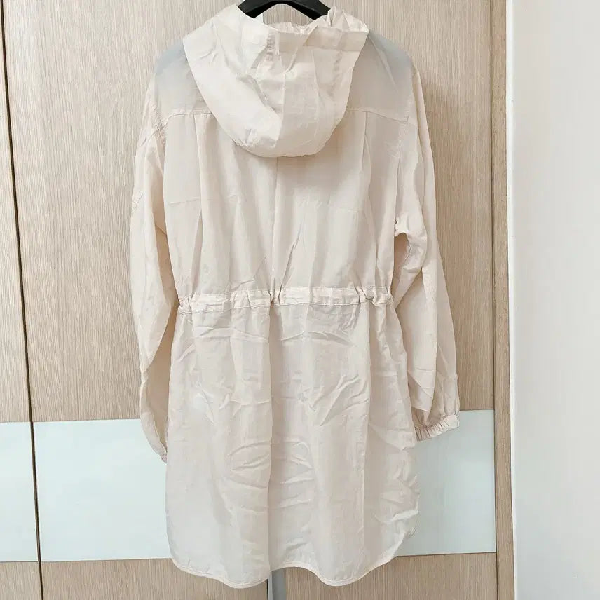 [SOLD OUT] 일본 GU 바람막이 새상품
